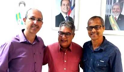 Camacã: Prefeito e vice solicitam avaliação da água do município para atrair fábricas de bebidas
